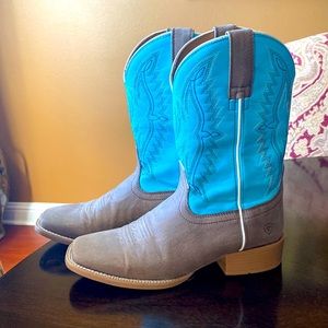 Girl’s Blue Ariat Boots